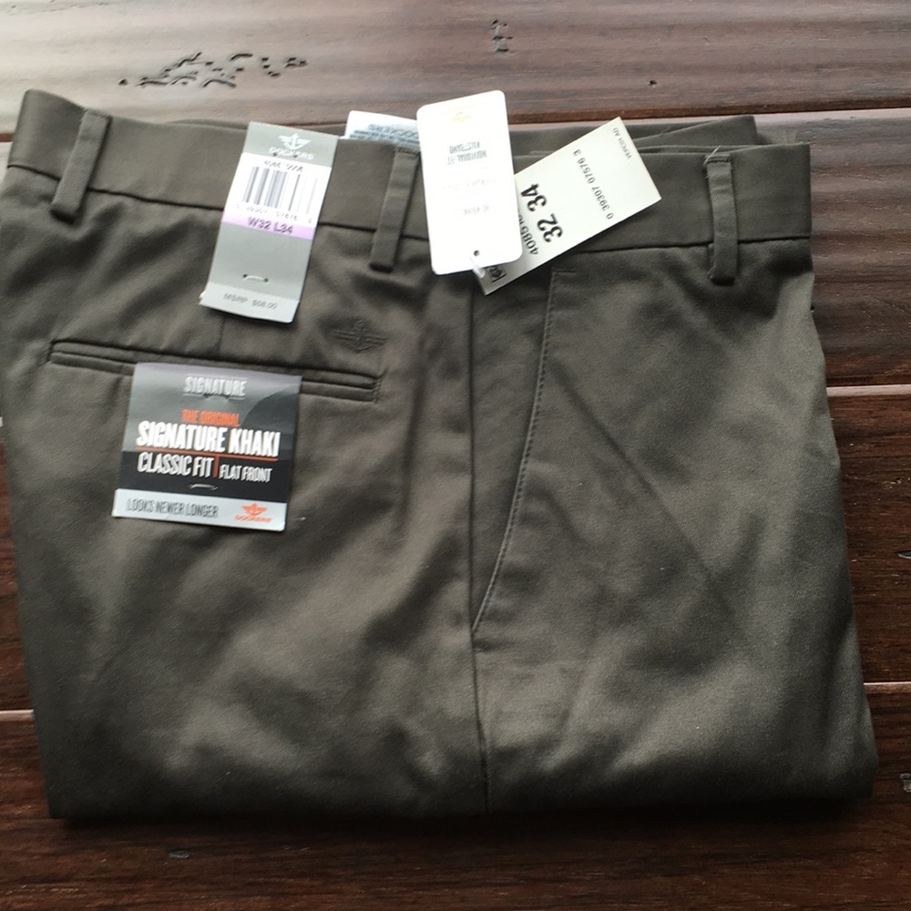 NWT Dockers signature khakis